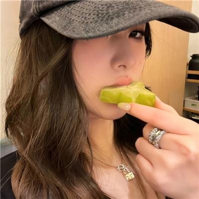 等爱的女神封面